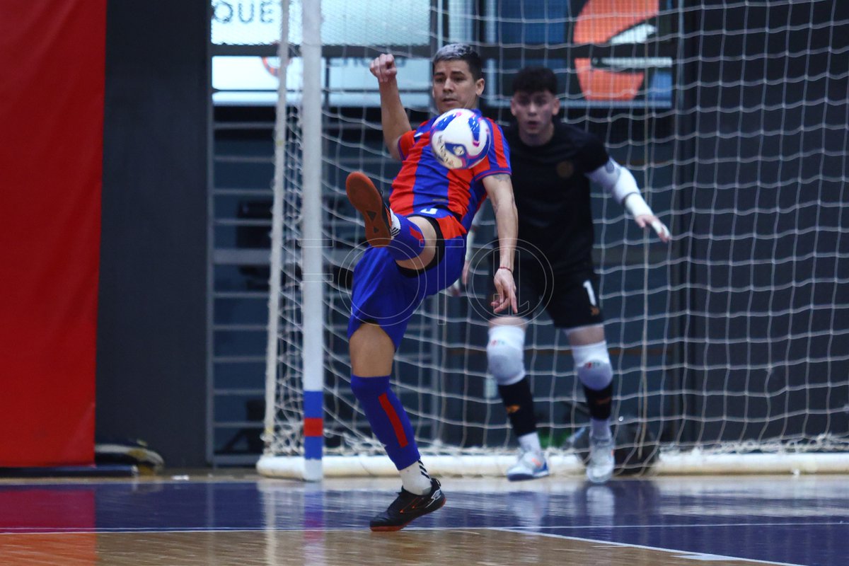 FotosSL's tweet image. Las fotos del partido del Futsal San Lorenzo 1 - 2 America del Sud, miralas en fb.com/FotosSL #FutsalMasculino #SanLorenzo