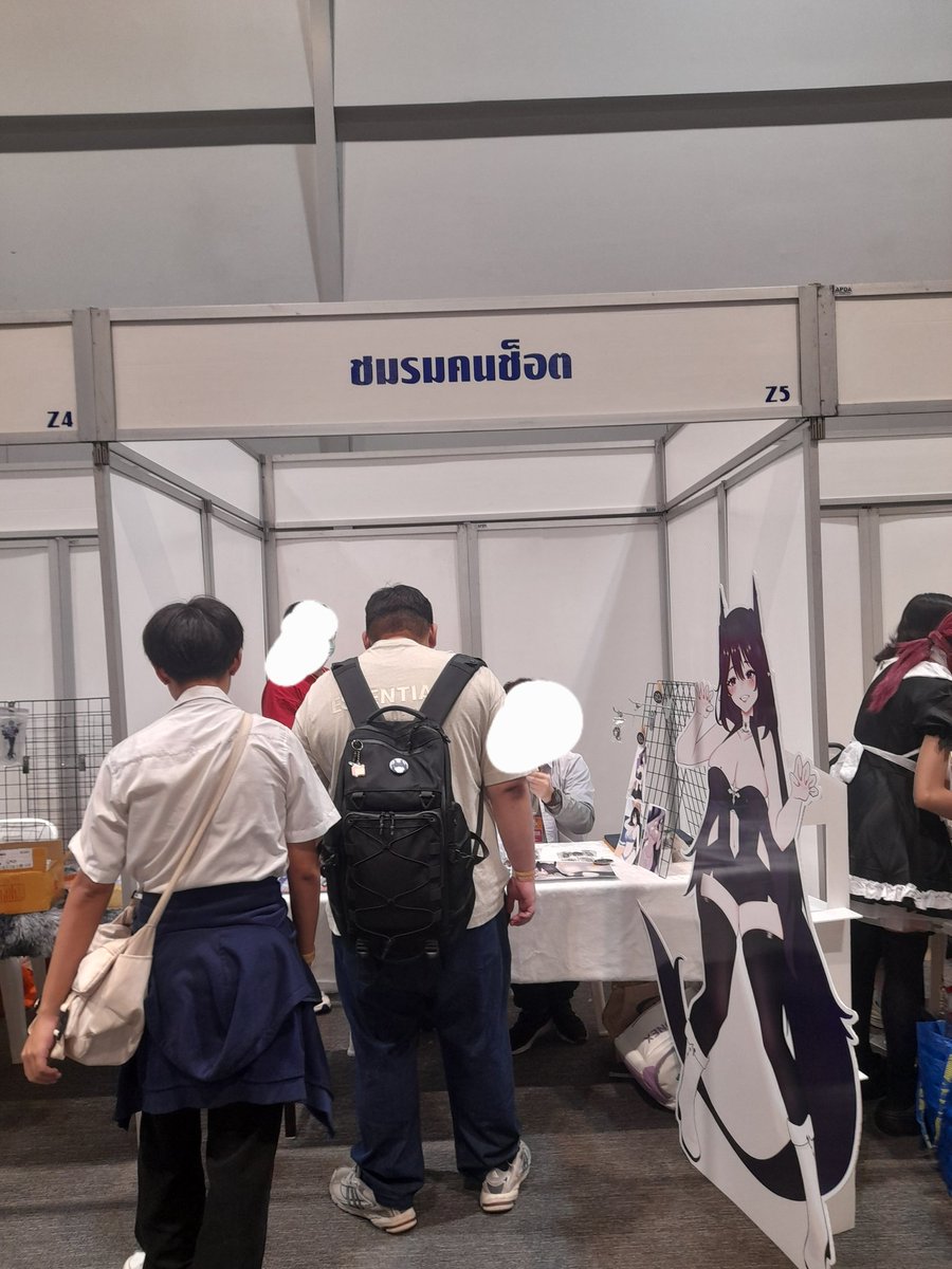 มาออกบูธมารุยะกับพี่ๆ
