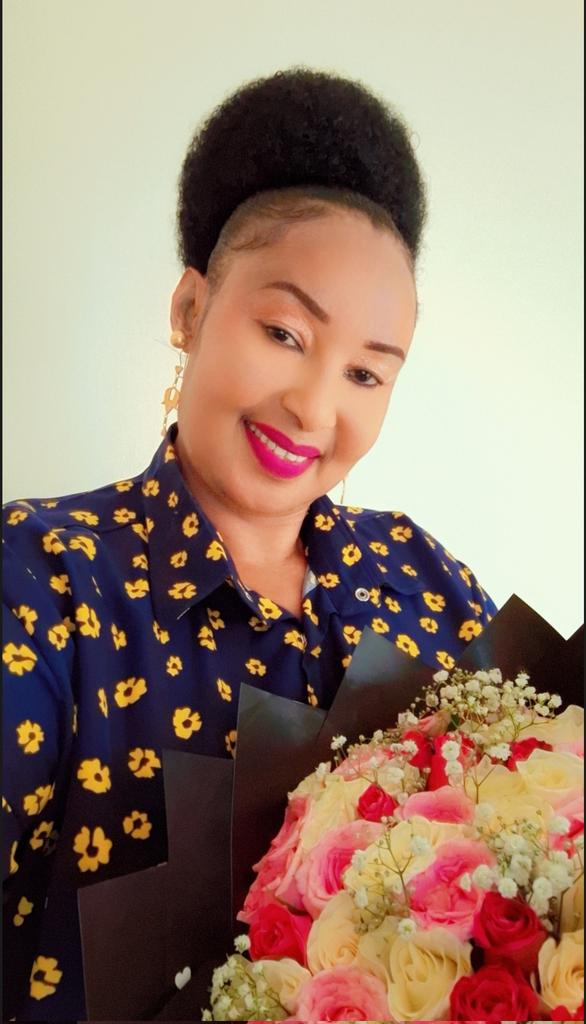 Hello Dears ♥️ Ikiwa kuna jambo lolote gumu unapitia kwa sasa amini hata hilo litapita kama mengine yalivyo pitaga mtegemee Mungu fanya ibada na kila kitu kitakua sawa AMANI IWE NANYI NAWAPENDA WOTE 🤗🥰🥰