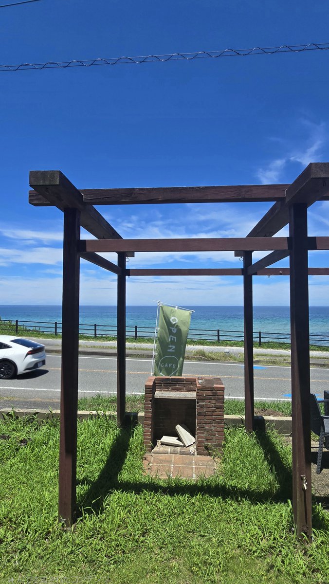 sxm325's tweet photo. 今朝見たら天気予報が☁になってて心配したけど、大丈夫だった☀️.°

お店の方にお話も聞けました!!
皆さん素敵だったけど #ジョンシン が一番スラッとしてて素敵だったと🤫ෆ

放送が楽しみでっす✨

#福岡 #糸島 #이토시마 #LinoCafe 
#CNBLUE #이정신 #LeeJungshin #イジョンシン の足跡🦕𓂃 𓈒𓏸 https://t.co/1taVtypF6b