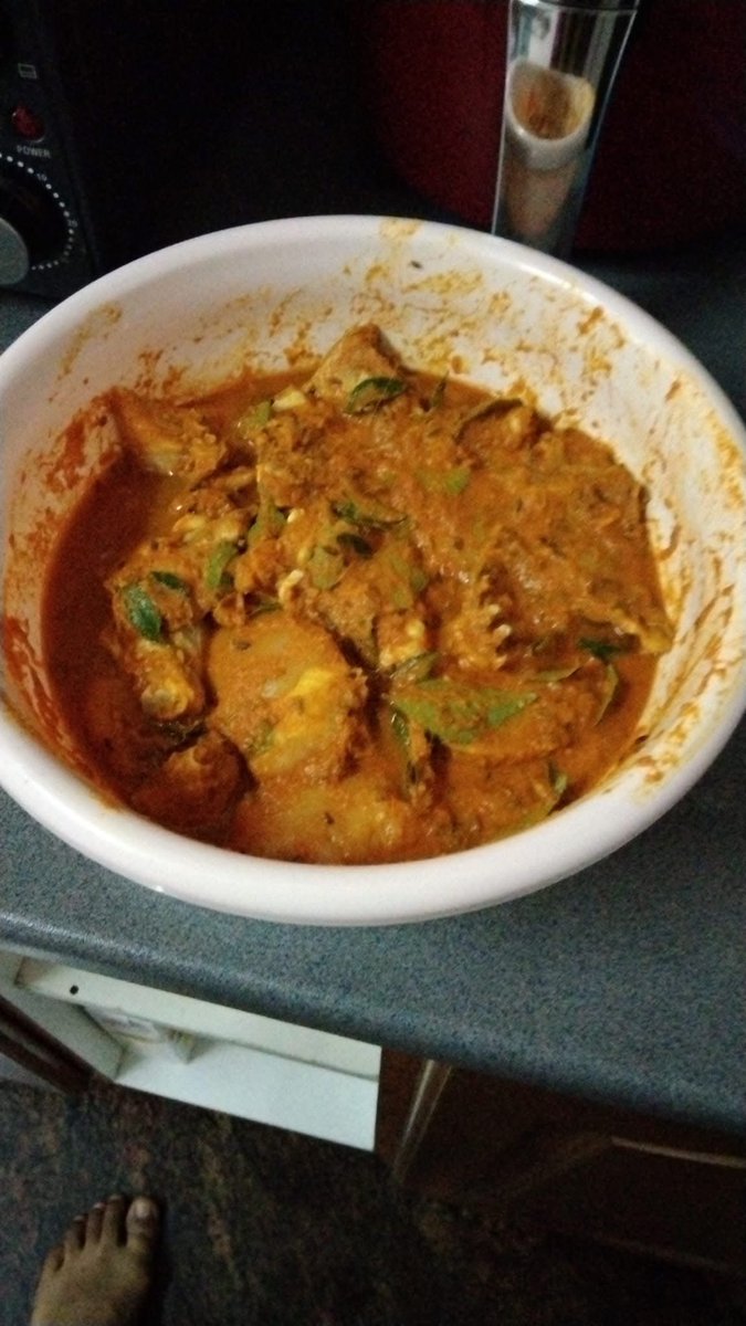 AcitSidek's tweet image. Ada ni.. tgh masak nasi lemak ayam berempah.. mampu masak ni je, nak masak nasi minyak kita tak tau lagi bila.. tiberr😂.. nnt kawin hari2 saya boleh masakkan utk awk.. 🤭