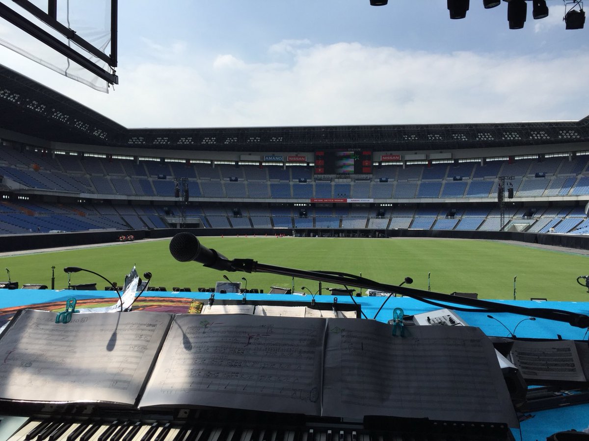 takebesatoshi's tweet image. 今年も全国で夏フェスや野外LIVEが開催されている。
毎年厳しくなっていく酷暑の中、出演者もスタッフもお客様も充分に暑さ対策をして臨んで、楽しんで欲しい。まさに命に関わるような暑さだよね🥵
僕も鍵盤が熱くて触れないくらいの時があったな、、