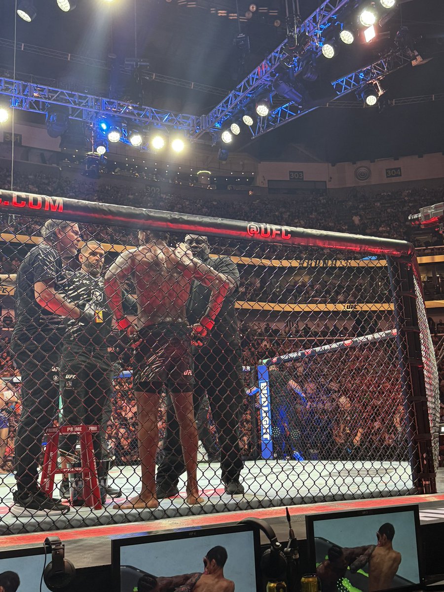 camjordan94's tweet image. Needless to say #ufc318 is bout to hit a whole next level!!