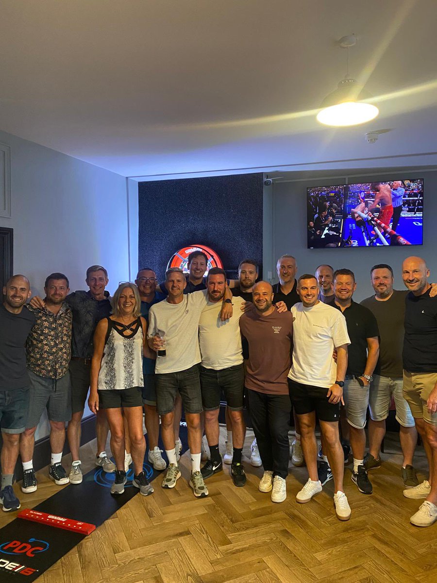 Great night out last night finally getting all the lads together again for our end of season bash probably a few sore heads this morning!!! Massive thank you to our sponsors for hosting see you all next season #👻#⚽️#🍻
