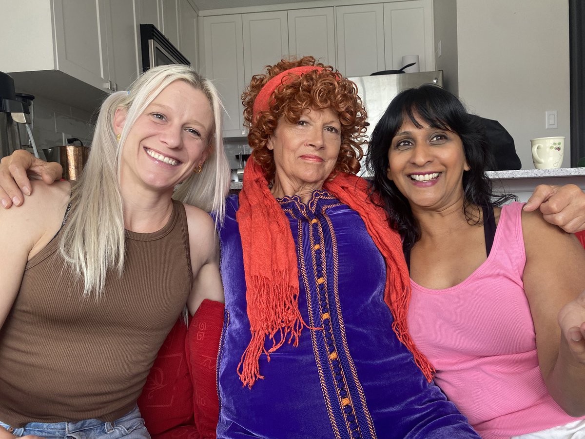 AnitaKrishna1's tweet image. What a hoot to play Janet with John Julian as Jordan Peterson as Jack Tripper from Three’s Company! We had the perfect Mrs Roper and Chrissy too.