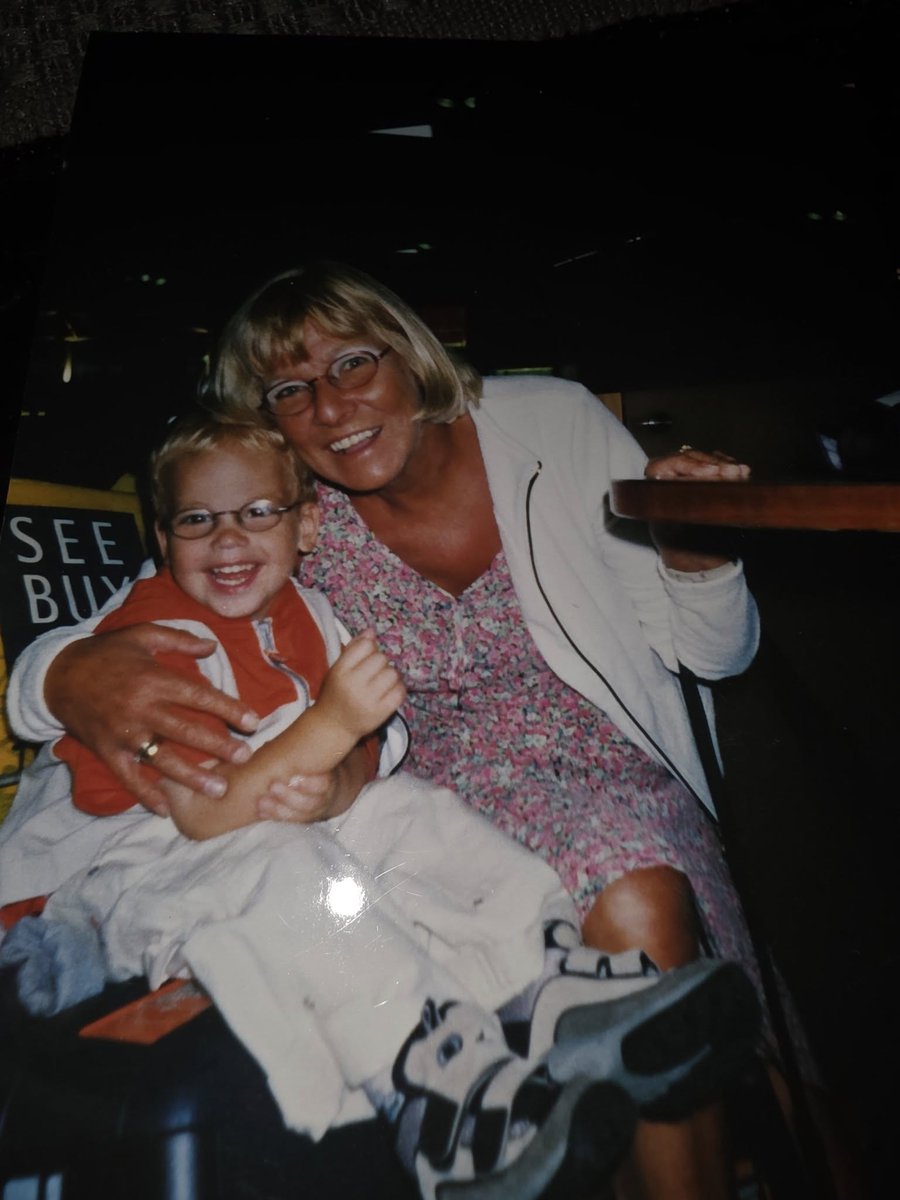 djdakman2's tweet image. Luc Jones - Ik wou dat ik nog even zeggen kon youtu.be/1VftQCF7kgc?si… via @YouTube
Mis je Leida 😢🥹❤️🙏