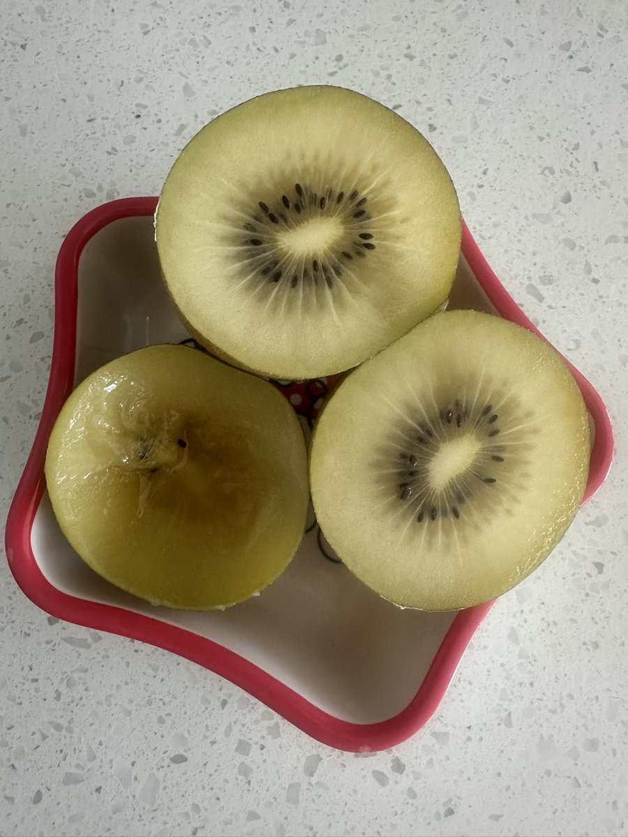 MataraKan's tweet image. The fruits in California look photoshopped ( but taste delicious )