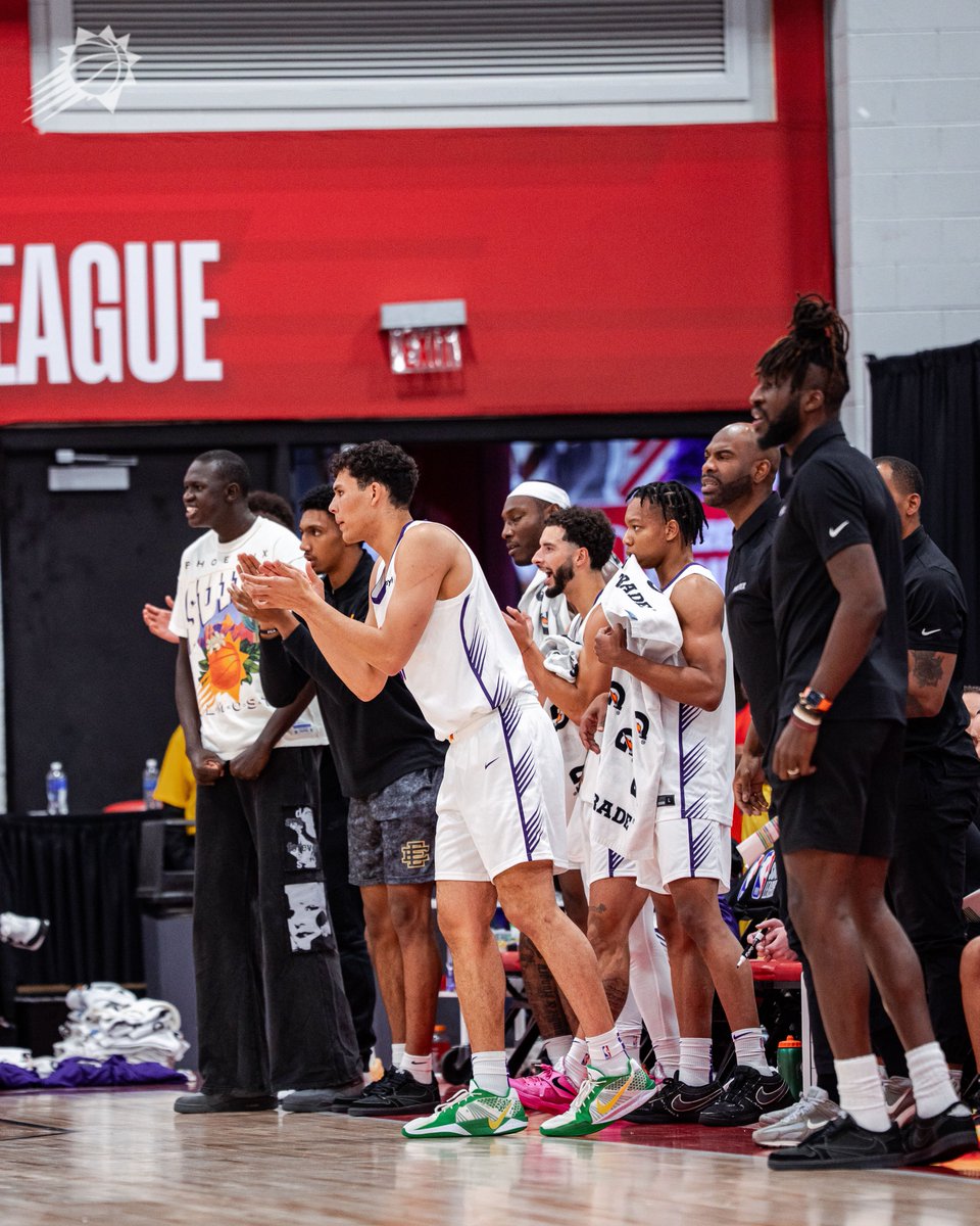 Suns's tweet image. Stats from our Summer League finale 🆚 Portland
Battle: 21 PTS, 5 AST, 4 REB
Ellis: 19 PTS, 6 AST, 5 REB, 2 STL
Huntley: 18 PTS, 9 REB, 2 STL, 2 BLK
Schumacher: 16 PTS, 6 AST, 3 REB, 2 STL
Angel: 12 PTS, 8 REB, 1 AST
Fleming: 8 PTS, 3 REB, 2 STL, 1 AST
Gainey: 7 PTS, 2 AST, 1…