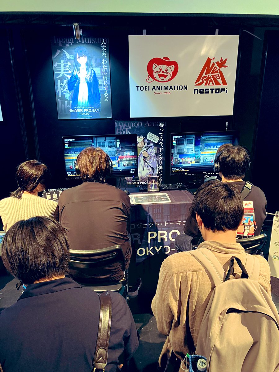 revprt's tweet image. #リバープロジェクト・トーキョー 、今日も多くの方にご試遊頂いております💐

物陰に隠れつつ、本気の警察官たちを上手くやり過ごそう！

3階 第3展示場【IP 1-12】、会場右の大きなスクリーンを目印にお越しください🚓

まだまだ #BitSummit13th  は続きます✨

#ゲーム開発 #ドット絵 #pixelart