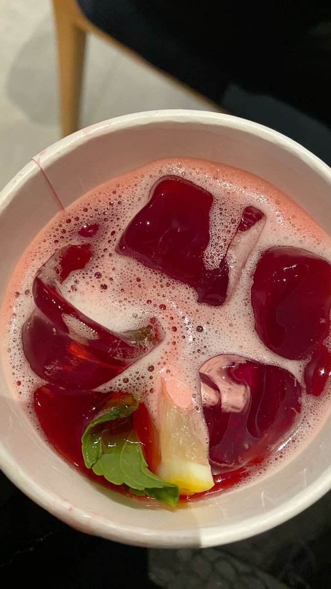 goodlucksofea's tweet photo. “Serious lah, masam macam ni pun you sanggup minum?!” 🥴🥴

Babe, this is unsweetened cranberry juice. Pure, masam, no added sugar. And yes, that’s exactly why it works. Helps flush bacteria, support feminine health and boost digestion. 🩷

Masam? Yes 😭. Worth it? 100%. 🍒 https://t.co/TFRVsBjlaQ