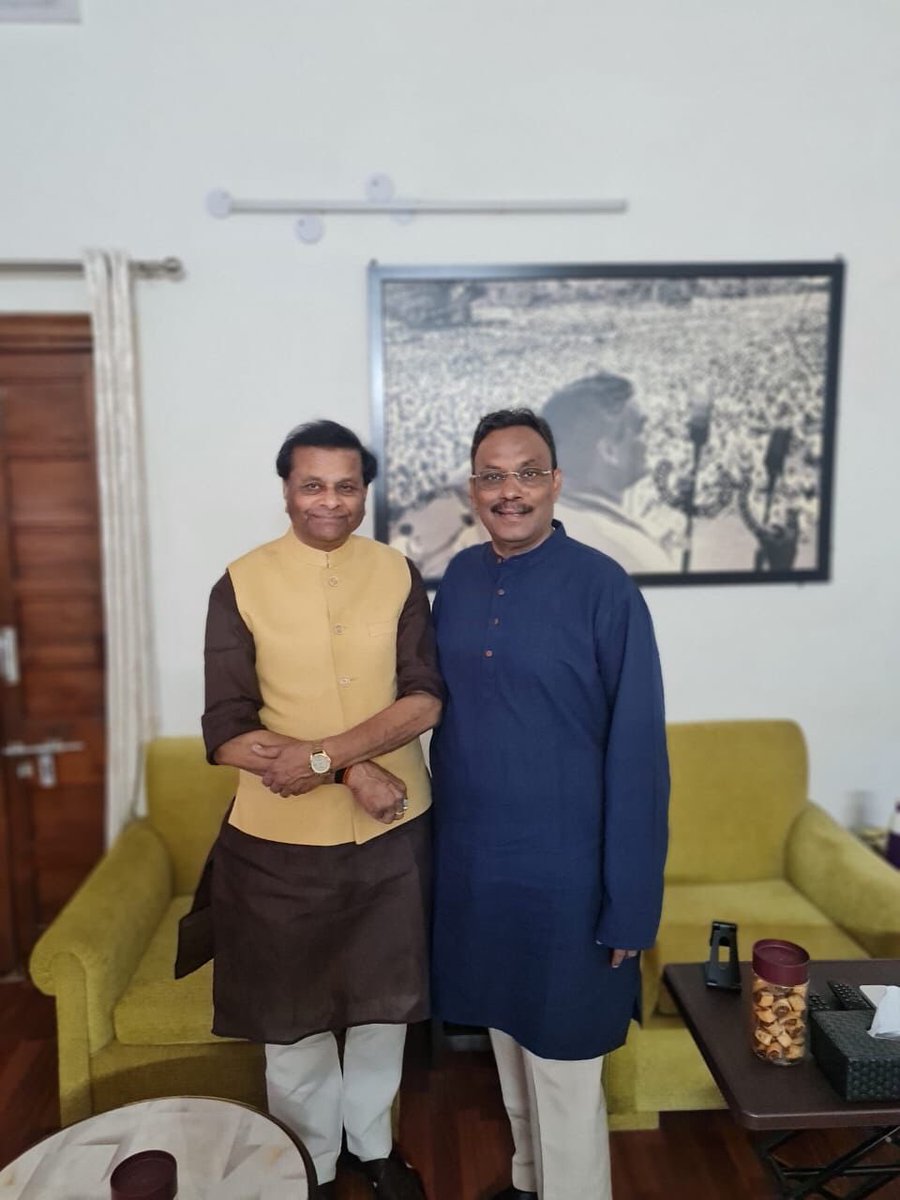 Jaibhan Singh Pawaiya (@pawaiyajai) on Twitter photo भाजपा के राष्ट्रीय महासचिव एवं महाराष्ट्र के कर्मठ जननेता श्री <a href="/TawdeVinod/">Vinod Tawde</a> जी को उनके जन्म दिवस पर अनंत मंगल कामनाएं ।
श्री राघवेंद्र सरकार की कृपा से आप सदैव स्वस्थ रहें, दीर्घायु हों यही शुभेच्छा ।<a href="/BJP4India/">BJP</a> <a href="/BJP4MP/">BJP Madhya Pradesh</a> <a href="/BJP4Maharashtra/">भाजपा महाराष्ट्र</a> भाजपा के राष्ट्रीय महासचिव एवं महाराष्ट्र के कर्मठ जननेता श्री <a href="/TawdeVinod/">Vinod Tawde</a> जी को उनके जन्म दिवस पर अनंत मंगल कामनाएं ।
श्री राघवेंद्र सरकार की कृपा से आप सदैव स्वस्थ रहें, दीर्घायु हों यही शुभेच्छा ।<a href="/BJP4India/">BJP</a> <a href="/BJP4MP/">BJP Madhya Pradesh</a> <a href="/BJP4Maharashtra/">भाजपा महाराष्ट्र</a>