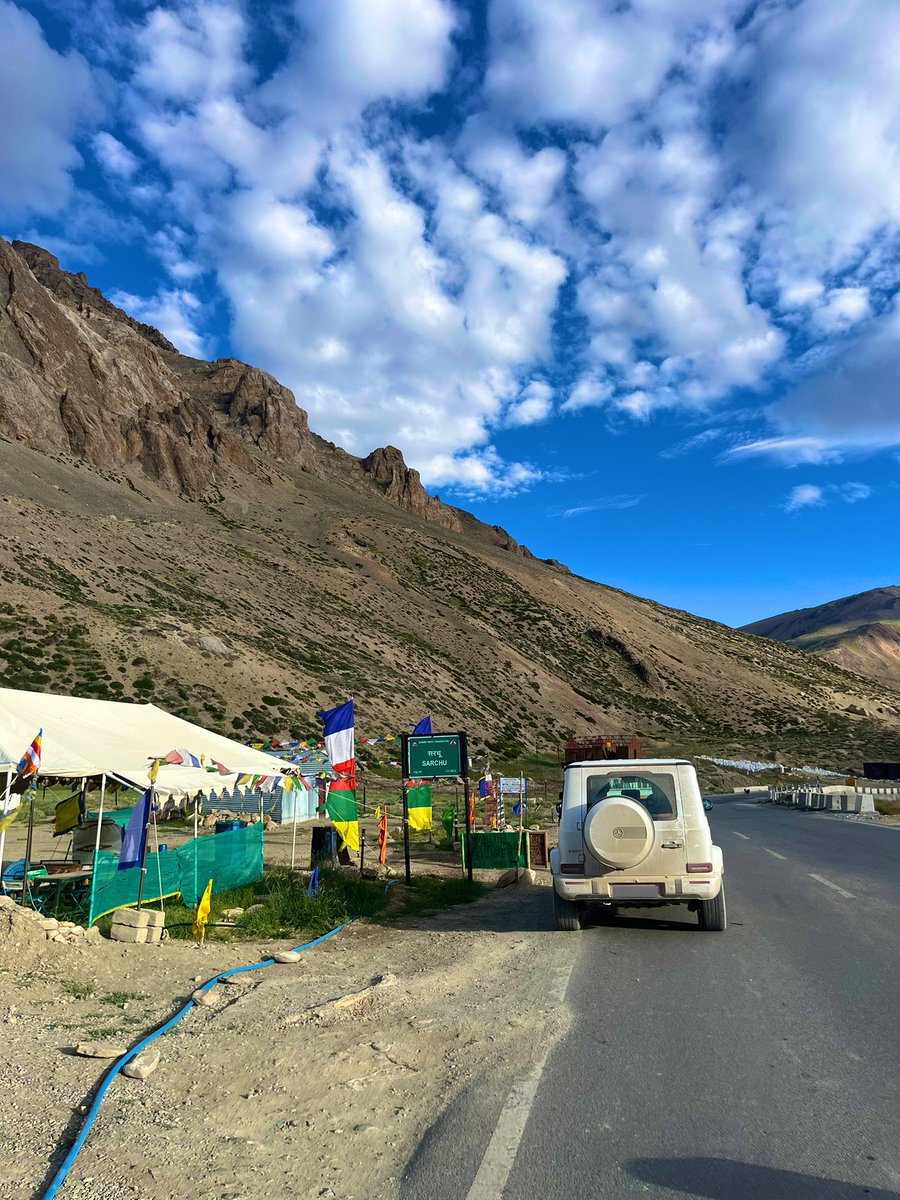 ShivrattanDhil1's tweet image. Leh to Manali on a Single EV Charge
Yes, It’s Possible (But It Takes Skill)
Most people still believe electric vehicles (EVs) aren’t made for tough terrain, especially not for the mighty Himalayas. But we just proved otherwise in just 4 days from Chd-leh & back to chd.…