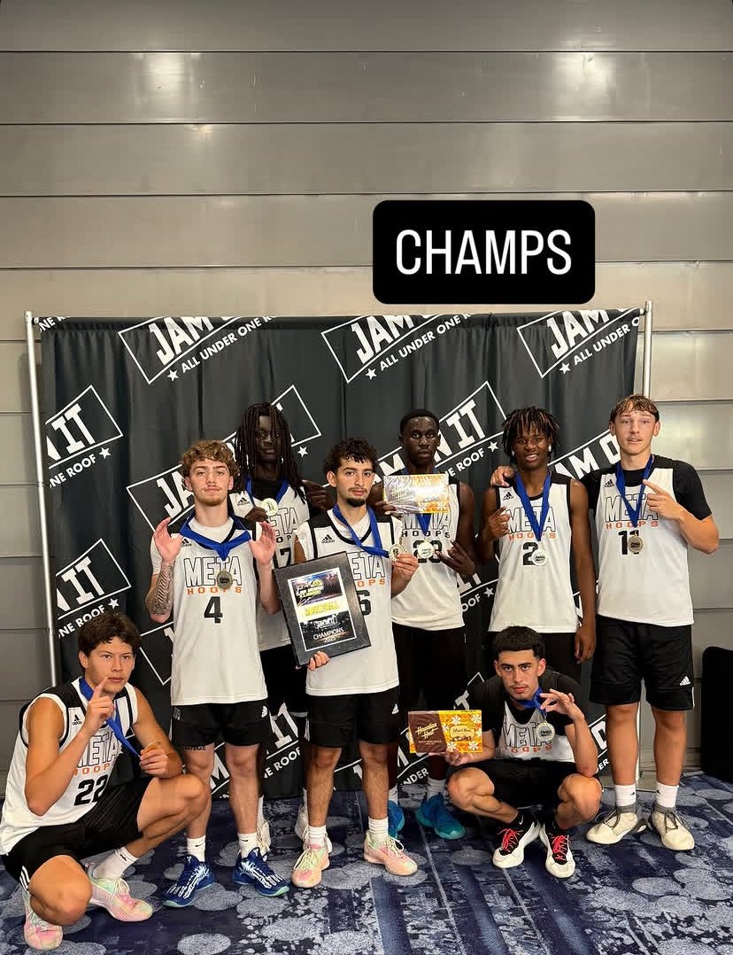 DanielTrotenya's tweet photo. Couple dunk from the Vegas Classic this week we went 4-0🏆
@LC_Recruiting @RemoHoops @DevinRecord @D1BALLERS https://t.co/r0WLxE4twS