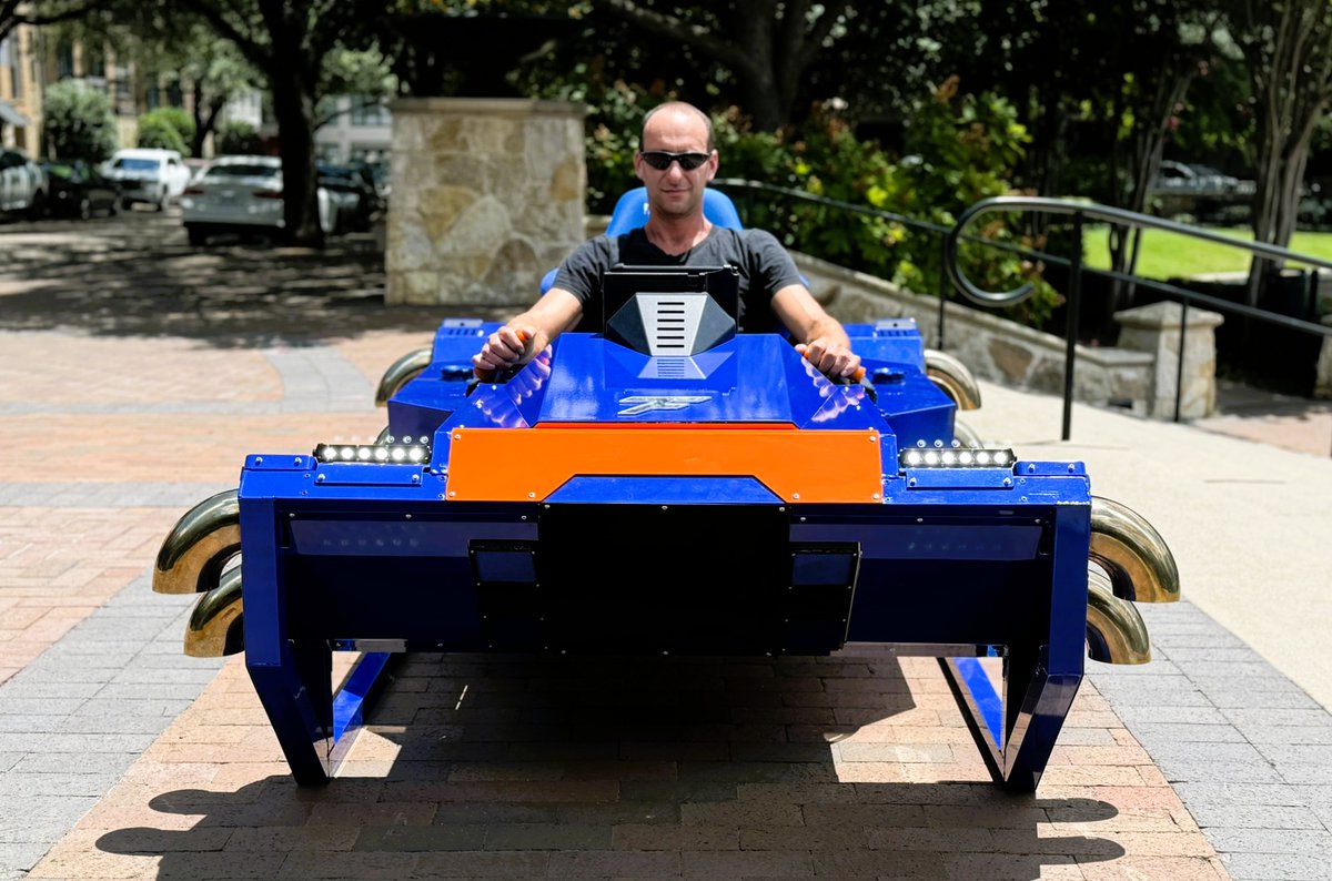 FusionFlightInc's tweet image. Your very own VTOL jet... the technology is there - it&apos;s only a matter of time!

#fusionflight #axion #jet #personal #vtol #drone #UAV #turbine #helicopter #quadcopter #fuel #diesel #flyingcar