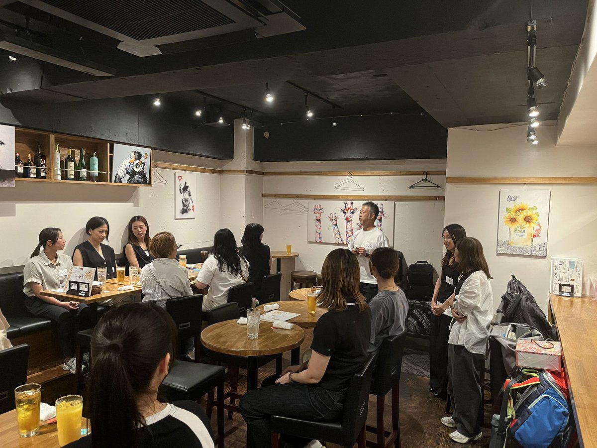 Yasuki0921CR's tweet photo. 1年半ぶりの第2回女性トレーナー・治療家交流会を開催いたしました🍷

今回もさまざまなバックグランドをお持ちの方に参加頂き、かなりの盛り上がりを魅せておりました😁

これからも女性トレーナー、治療家さんが集まれるオアシス的な場の提供を目指します👍
そのお手伝いもキャリサポで行います😊 https://t.co/uEk8s5EbVi
