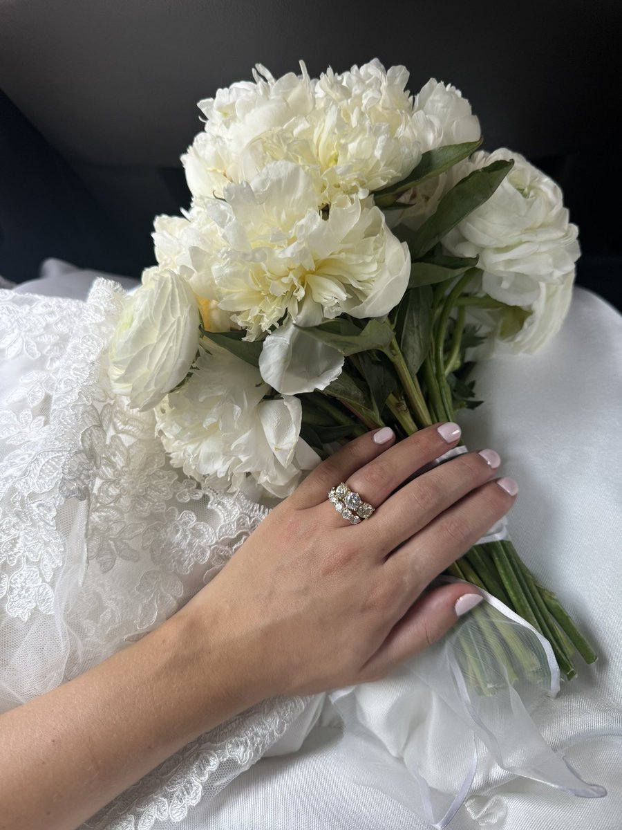 v00d00binks's tweet image. That man on Twitter will save you