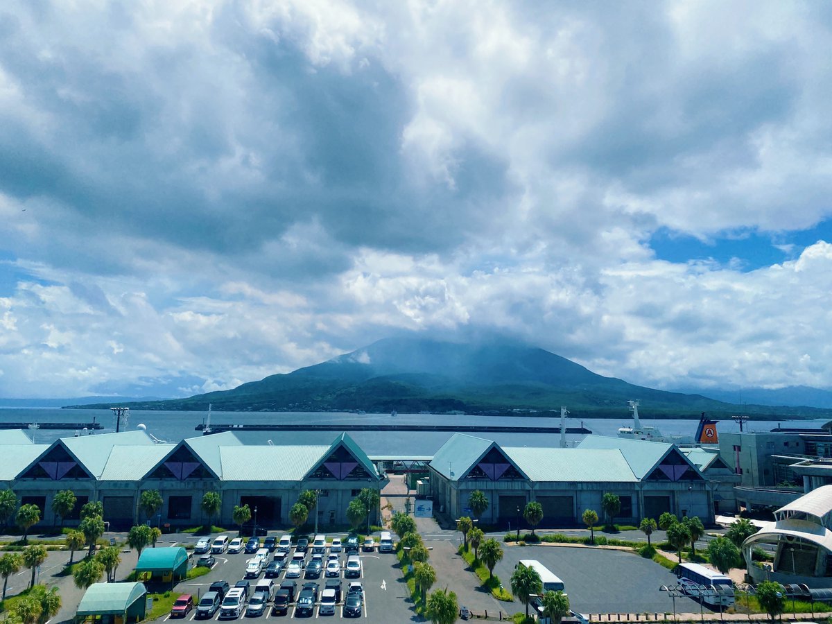 YKMOnyan's tweet image. 友人と鹿児島旅行中〜

今日はオープンと同時に鹿児島水族館いおワールドへ🐟

桜島は先日噴火したみたい🌋硫黄の臭いが....