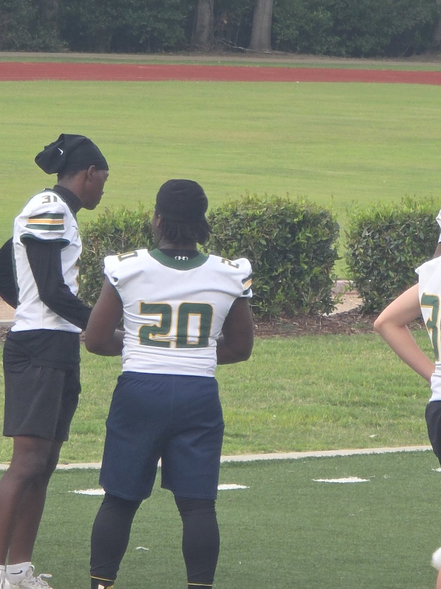 K4_daproblem's tweet image. Had a great time @BelhavenFB camp last night! Learned from good players and coaches! @chasecapon @JayDenJ78003308 @Coach_CDN2 @CoachTySharkNix @MAsagunla @Brade_Ice @Coach_CDN2