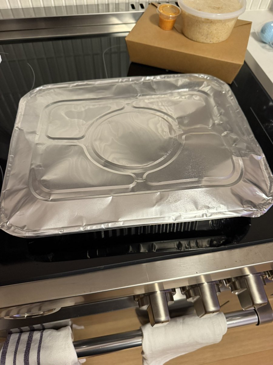 brextonpham's tweet image. You know the take-out is going to be absolutely insane when it comes in a tray like this