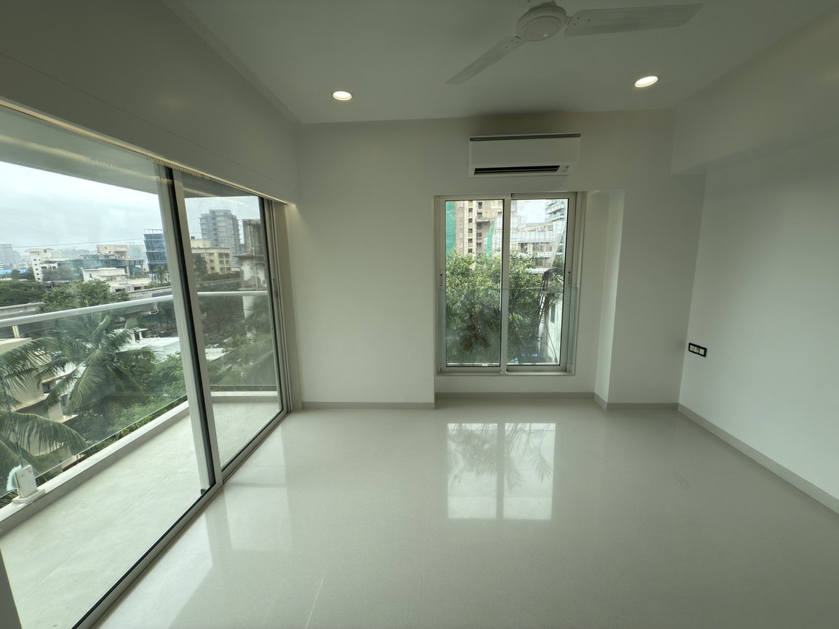 Expat_Props's tweet image. Available this Expat Quality 5BHK Partly Furnished Apartment with a Sit Out Balcony for Rent@10th Road Khar, tranquil with greenery views, ad-measuring approx 3,000 sqft carpet, landmark building well suited for Expats. Central to hot spots with 2 podium car parks. 1 apartment…