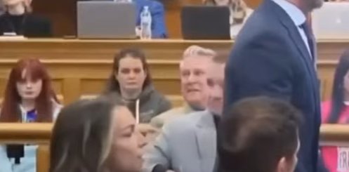 chloeinvermont's tweet image. Every time the video pops up of the Read team scaring Hank at the @DoctorTurtleboy hearing.....after Read stares at Hank and turns back in disgust - TB and Bradl still looking back at that fkn loser.... - its so great.