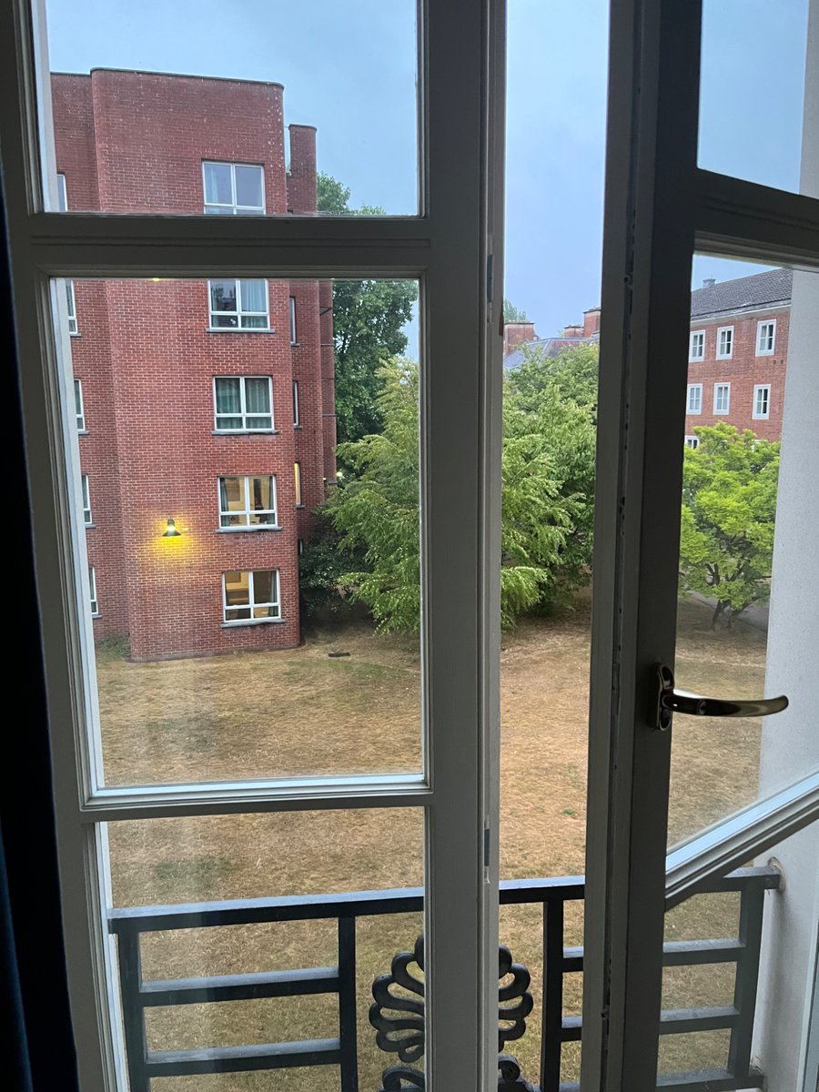 leetm5n's tweet image. 📍Fish and chips

#oxford #ladyMargaretHall #LMH