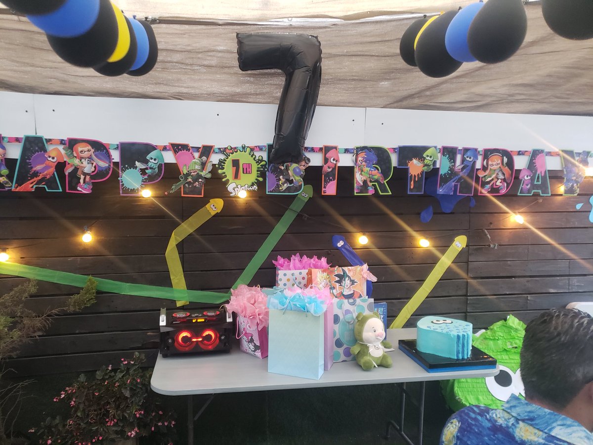 GuzmanGreNas's tweet image. Despues de meses planeando la fiesta de mi hija tematica de #Splatoon3 porfin quedo