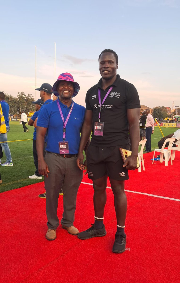 THE TEACHER AND THE STUDENT
Obat Kuke (Captain, 2017) after his fourth test cap and second start for Kenya Simbas photograghed alongside John Bosco Muamba, Wazimba coach (2009-2017) and current Rugby Afrique Competitions Manager .