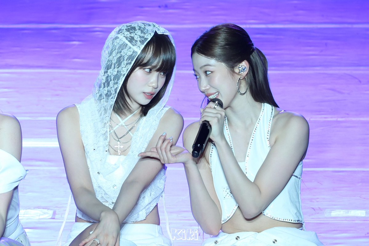 kiki_1030_'s tweet image. 250719
LE SSERAFIM TOUR 'EASY CRAZY HOT' IN TAIPEI
🐯:👀
🦢:😳
#LE_SSERAFIM #르세라핌
#KAZUHA #中村一葉 #카즈하
#KIMCHAEWON #金采源 #김채원
#EASY_CRAZY_HOT_IN_TAIPEI