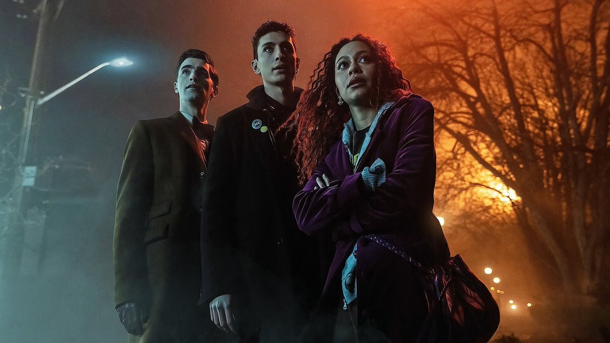 V 👻 #SaveDeadBoyDetectives tweet media