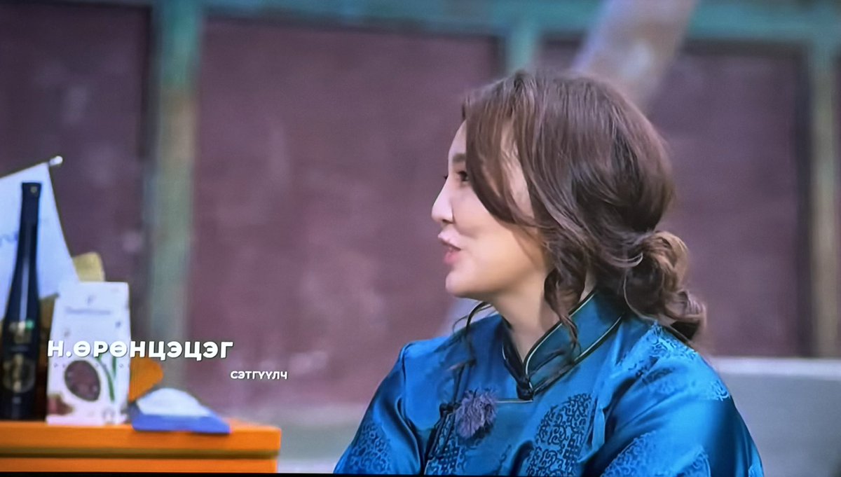 ЭвЭЕ нэвтрүүлэг : 
Сайхан аваргууд шүү, төрөхдөө аваргална гэдэгээ мэддэг л байж дээ үзээрэй