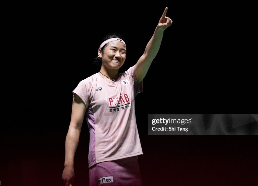 ainurohman's tweet image. An Se-young🇰🇷 sangat dominan bukan karena "skill tingkat dewa" tetapi karena dia memiliki kombinasi terbaik dalam aspek2 mendasar dalam permainan bulu tangkis.
*Pertahanan yang sangat sulit ditembus✅
*Stamina, kekuatan, dan ketahanan fisik di atas rata2✅
*Penempatan bola yg…