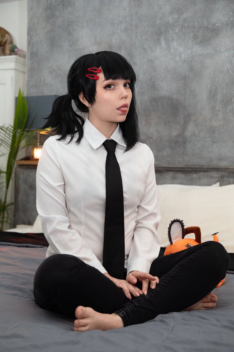 caticornplay's tweet image. Undressing game with Kobeni 
1000❤️ and 100🔁 to continue