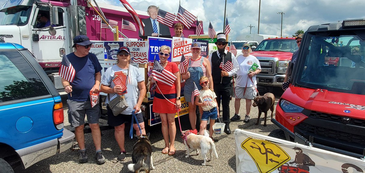 LabarreShi35906's tweet image. Walked the Vesper Parade today, a great Wisconsin small town with real Wisconsin values! A great time, we support our Republican officials!! @rpwcofwi @WisGOP @SenTomczyk @derrickvanorden @SenatorTestin @skrug75 @TomTiffanyWI @CalumetGOP @TriciaBorgwardt