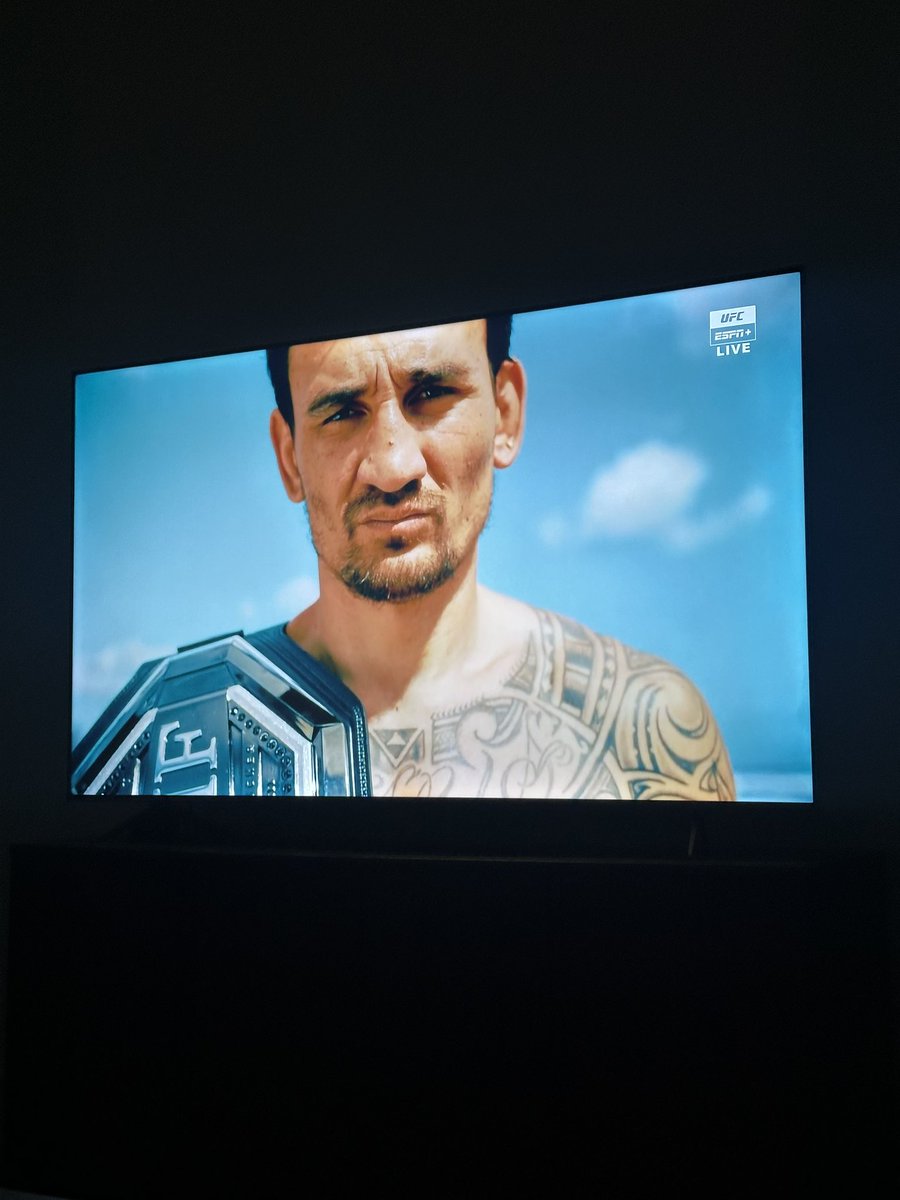 AlecOnFOX7's tweet image. Who do you root for? 

Two of the best EVER in Dustin Poirier and Max Holloway going at it. Two of the most respected and loved in the sport. 

#UFC318