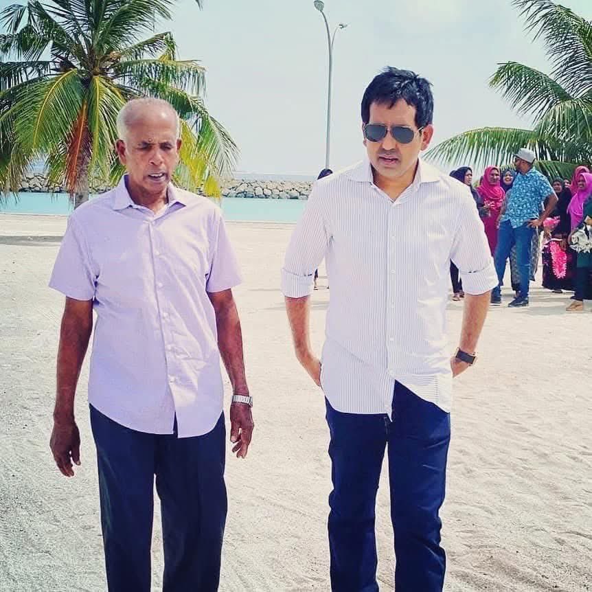 AhmedMahloof's tweet image. إِنَّا لِلَّٰهِ وَإِنَّا إِلَيْهِ رَاجِعُونَ
ތުރާކުނަށް ގިނަ ޚިދުމަތްކޮށް ކޮށްދެއްވާފައިވާ ސައީދު އަބްދު ﷲ ގެ ފާފަ ފުއްސަވައި، ފުރާނަ މަތިވެރިވެގެންވާ ޖަންނަތުލް ފިރުދައުސްގައި ލައްވާށި. އާމީން.
މިނިސްޓަރ @em_saeed އަދި އާއިލާއަށް ތައުޒިޔާ ދަންނަވަން.
