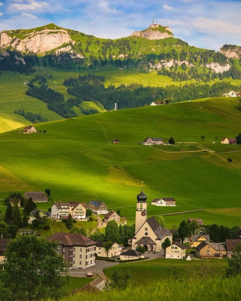 ruby_willi35197's tweet image. Appenzell,Switzerland