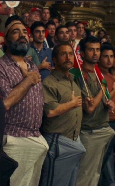 OverDogsBet's tweet image. The entire crowd watching Dustin Poirier walk out for the final time: