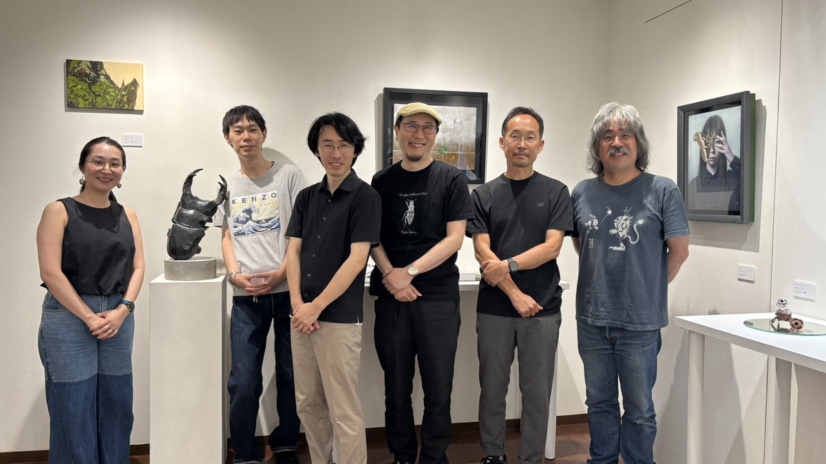 insects_6464's tweet image. INSECTS展は昨日をもちまして終了いたしました!連日たくさんのお客様にお越しいただき、誠にありがとうございました。
現在急ピッチで下瀬美術館へ作品を送り出す作業をしております!「INSECTS×SHIMOSE」もどうぞお楽しみに✨(スタッフ)
📷:最終日の作家たち