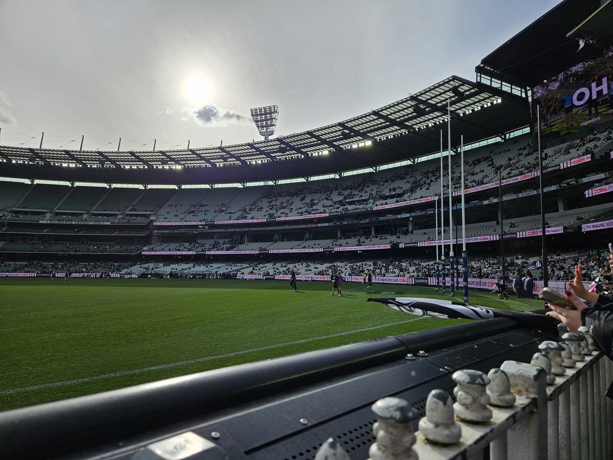 Mel_mitches's tweet photo. Flew my brother down from Brisbane for his first game at the @MCG in over 20 years to see his beloved @CollingwoodFC play for his birthday today!!!! Surprise front row seats https://t.co/MAC5UQ9ECn