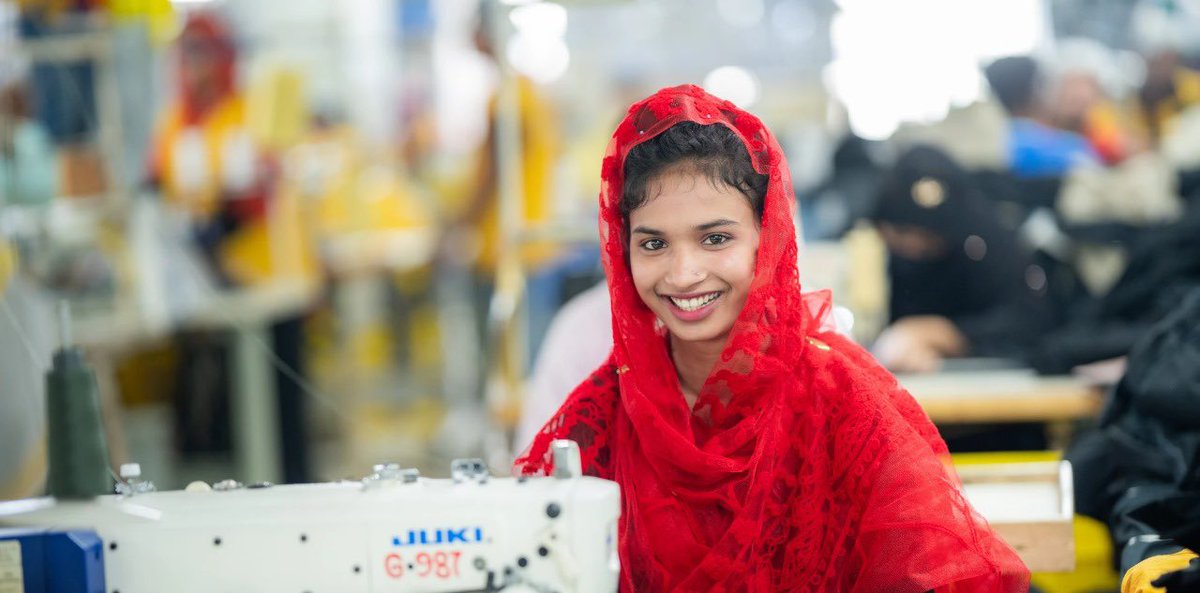 The PROGRESS project is greening Bangladesh’s RMG sector by upskilling 23,000+ workers (60% women), boosting ESG compliance &amp; climate resilience. Backed by Sweden &amp; Switzerland, it empowers factories for a sustainable, inclusive future. 👚🌍 #RMG #GreenGrowth #PROGRESSproject