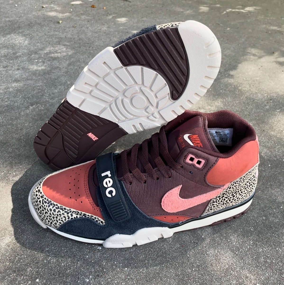 snkr_twitr's tweet photo. https://t.co/Sdbqus2rqa

H/t @adhdcustom https://t.co/0sTe4M3RZG