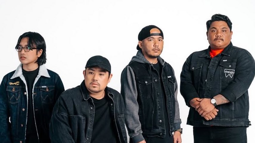 allchartsPH's tweet photo. For the first time ever, five OPM albums are simultaneously receiving over 1 million daily streams on Spotify:

#1 Silakbo @cupofjoemusic 
#2 Langit Mong Bughaw @decemberave 
#3 Himig At Pag-Ibig @musikaniorl 
#4 Patutunguhan #CupofJoe
#5 CLAPCLAPCLAP! @IVOFSPADES https://t.co/4eCS1ZVQaf