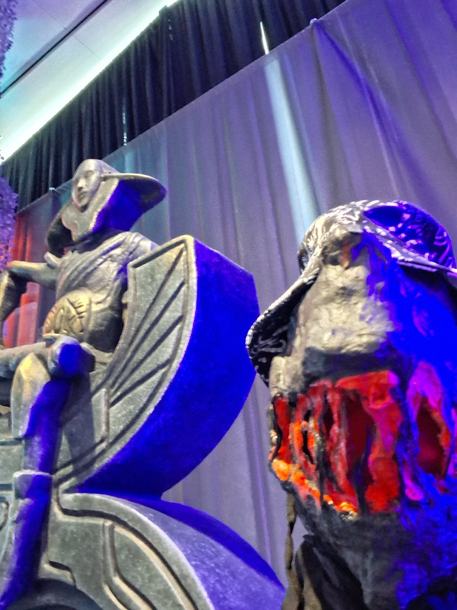 real_Bugbreach's tweet image. Im heading home tomorrow, so when I'm back and re-energized I'll be posting properly. But till then, enjoy some Retired-Tourist-Zealoid selfies from TennoCon
#Warframe #TennoCon2025