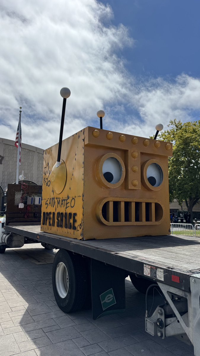 LDOMOTORSJASON's tweet image. First Day of #OpenSauce2025 was awesome, ended with a nice hibachi dinner with Voron Positron team. See you tomorrow. @OpenSauceLive @Positron3d @Steve_Builds @joescalon