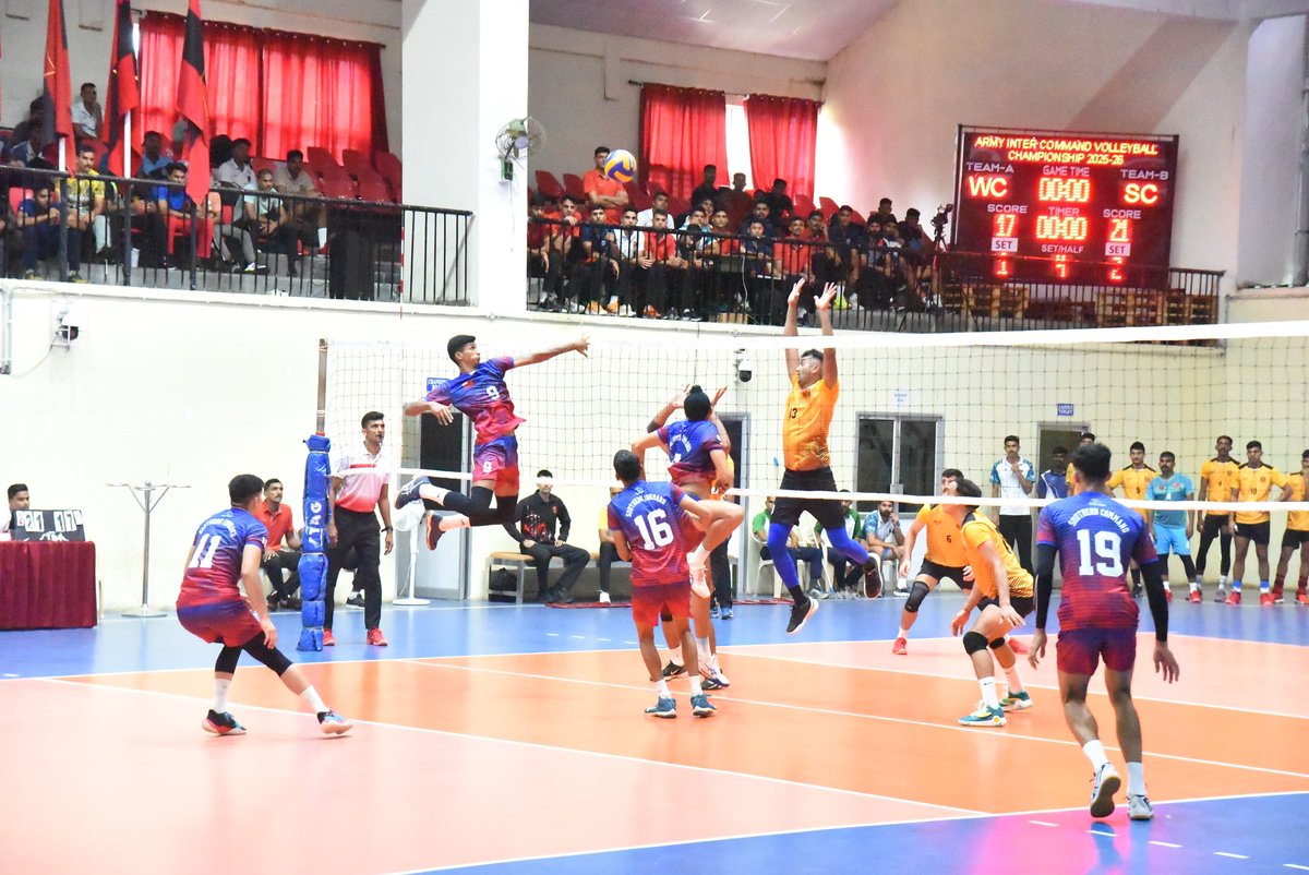 IaSouthern's tweet image. #IndianArmy
Sporting Excellence !
#SouthernCommand Volleyball Team showcased scintillating sporting skills & brilliance as they emerged triumphant in the 𝐀𝐫𝐦𝐲 𝐈𝐧𝐭𝐞𝐫 𝐂𝐨𝐦𝐦𝐚𝐧𝐝 𝐕𝐨𝐥𝐥𝐞𝐲𝐛𝐚𝐥𝐥 𝐂𝐡𝐚𝐦𝐩𝐢𝐨𝐧𝐬𝐡𝐢𝐩 𝟐𝟎𝟐𝟓-𝟐𝟔 conducted under the aegis of…