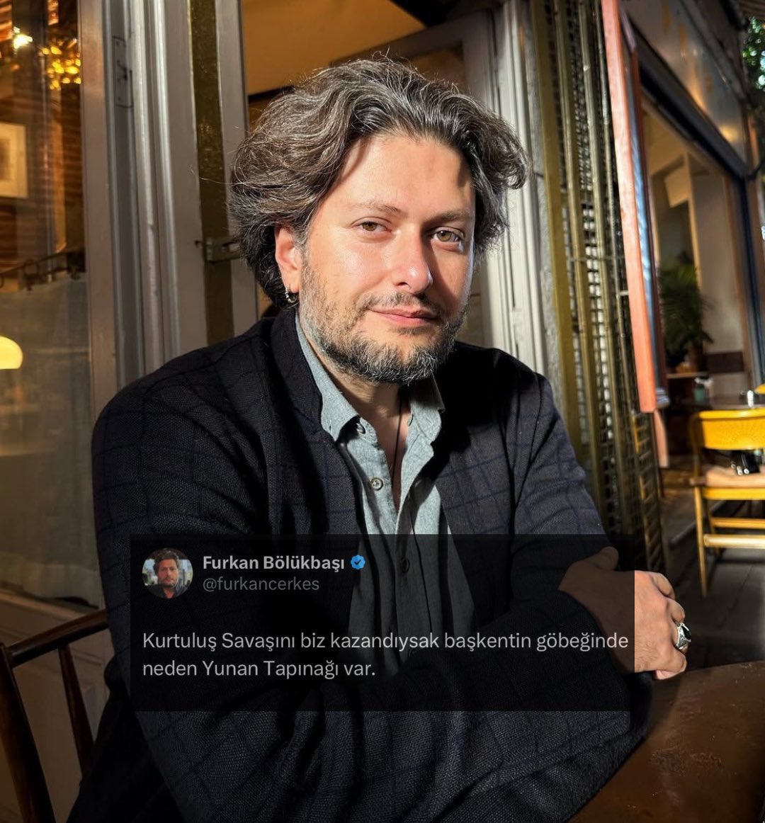 Furkan Bölükbaşı 

Kurtuluş savaşını siz kazanmadınız. Biz kazandık

Sen muhtemelen ingiliz zırhlısı ile kaçanların nikahsız ilişkiye girdiği devşirme kadınlardan birine bırakılan bozuk Tohumusun 

#FurkanBölükbaşıTutuklansın