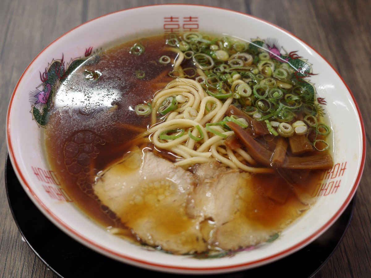 toyotue's tweet image. 【新店情報】 中華そば 光洋軒 枚方店@JR津田
7月20日オープン 鷄醤油 750円
こちらは高井田にある『中華そば 光洋軒』さんの2店舗となるお店です。
強めの醤油タレでキレのある味わいで、まったりとしたラードに鷄出汁でコクをもたせた醤油濃厚な一杯です♪
toyotune.blog107.fc2.com/blog-entry-630…