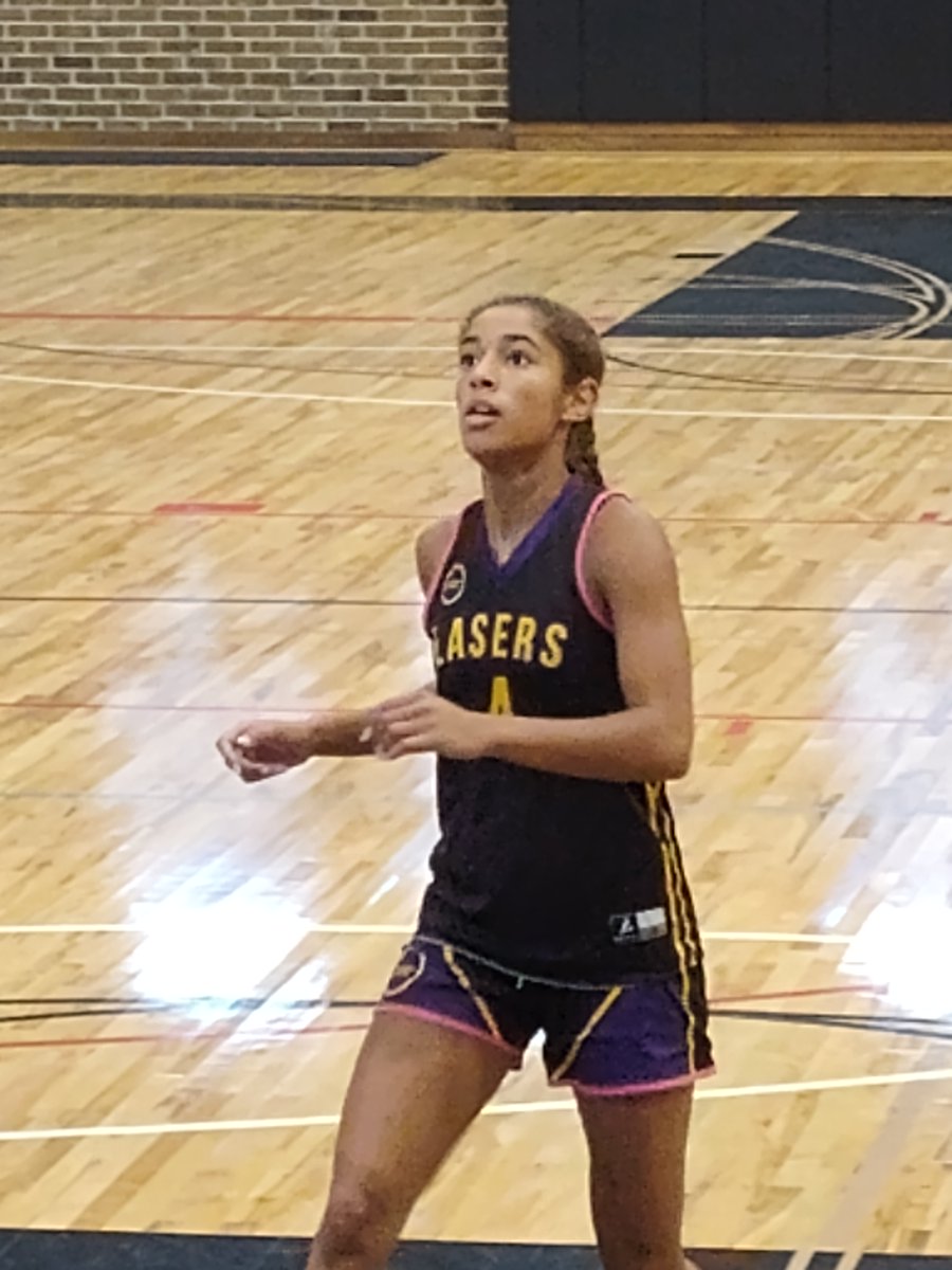 TheMRR7's tweet image. 7 Shouts 4 Standing Out (7S4SO) &amp;amp; Necomers to Note (N2N):

Saturday from the @AllIowaAttack Summer Finale in Waukee, IA:

7S4SO--Saturday morning:
@Myla_Evers (6&apos;1&quot; C/F, &apos;26) of MN Crossfire
     (pictured, #34)

@MakenzieStites (5&apos;4&quot; PG, &apos;26) of NWA Bruins

@landrigates (5&apos;7&quot;…