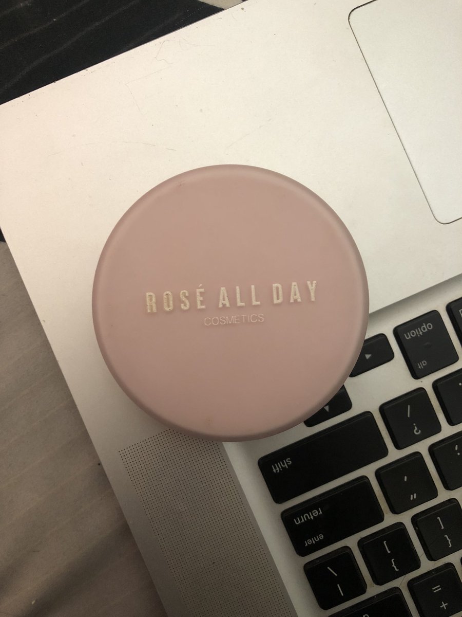 anothrkei's tweet photo. cushion rose all day 60k shade light
raecca shade brunch 45k https://t.co/zkvZcz93de